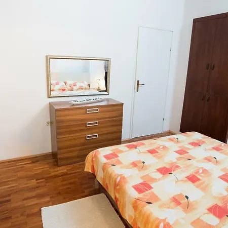 Apartman Mia *